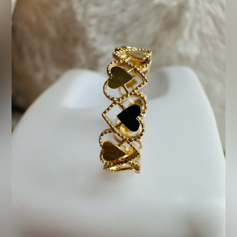 Heart Ring. 💛 Real 18 Karat(18k) Solid Gold Jewelry - Picture 8 of 9